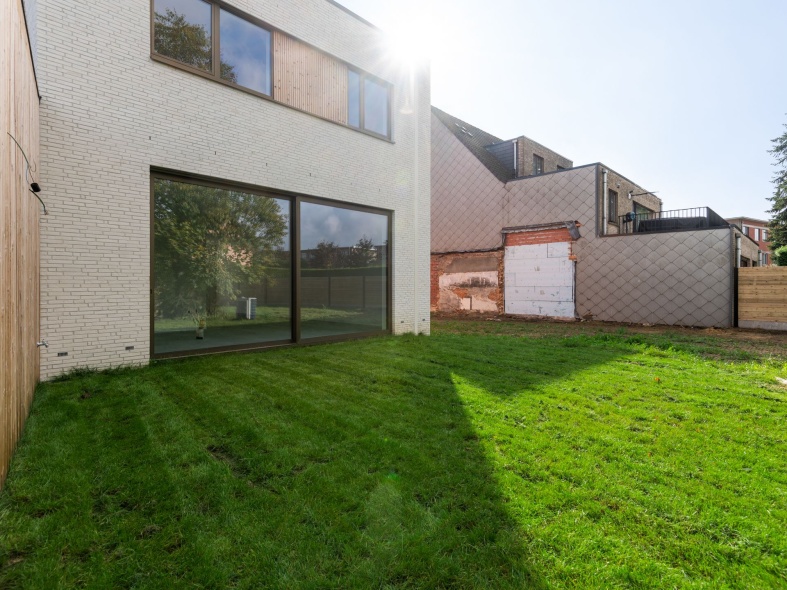 Neon Klein Heiken 124 Kapellen-27.jpg